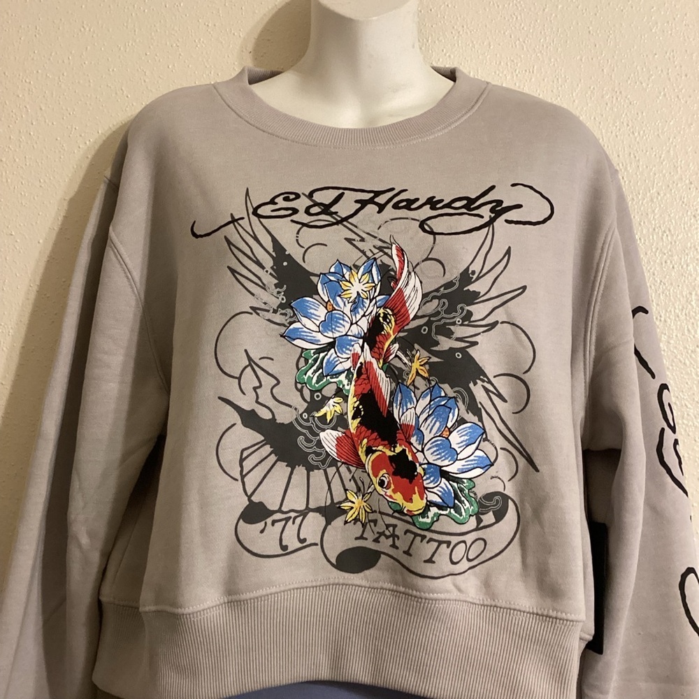 NWT Ed Hardy Women’s Cropped Crewneck Graphic Design Size Large